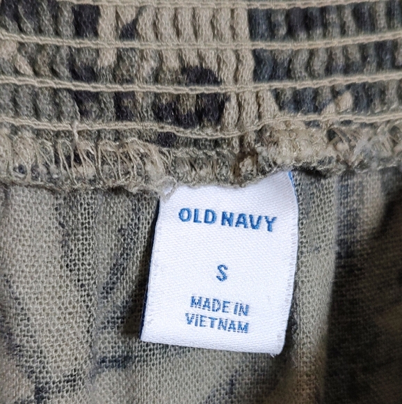 Old Navy Linen Blend Palm Leaf Olive Cropped Jumpsuit - Picture 6 of 10